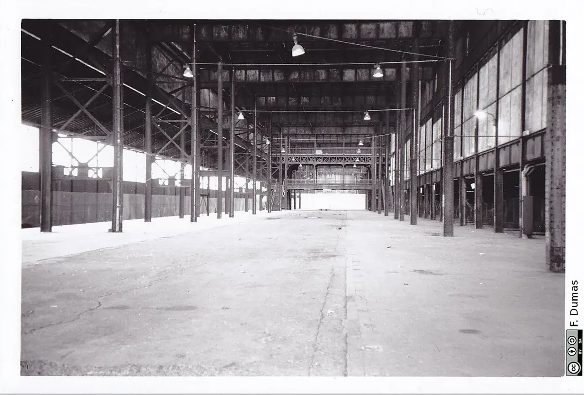 Intérieur ancien de la Halle Pajol avant les travaux de rénovation de 2011–2012