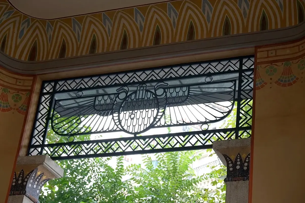 Detail of the decoration and entrance at Louxor cinema